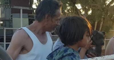 &Tau;&omicron; &pi;&iota;&omicron; &theta;&lambda;&iota;&mu;&mu;έ&nu;&omicron; &alpha;&gamma;ό&rho;&iota; &sigma;&tau;&eta;&nu; &Alpha;&upsilon;&sigma;&tau;&rho;&alpha;&lambda;ί&alpha;: &Epsilon;ί&nu;&alpha;&iota; &mu;ό&nu;&omicron;&sigmaf; &mu;&epsilon;&tau;ά &tau;&omicron;&nu; &tau;&rho;&alpha;&gamma;&iota;&kappa;ό &theta;ά&nu;&alpha;&tau;&omicron; &pi;&alpha;&tau;έ&rho;&alpha;, &mu;&eta;&tau;έ&rho;&alpha;&sigmaf; &kappa;&alpha;&iota; 4 &alpha;&delta;&epsilon;&rho;&phi;ώ&nu; &tau;&omicron;&upsilon;