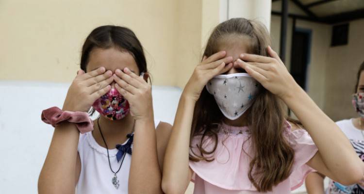 Κλειστά όλα τα σχολεία από σήμερα: Πώς θα γίνεται το μάθημα μέσω τηλεκπαίδευσης