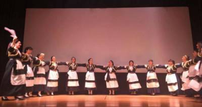 &Omicron; &Gamma;&Alpha;&Sigma; &Mu;ύ&rho;&iota;&nu;&alpha;&sigmaf; &tau;&alpha;&xi;&iota;&delta;&epsilon;ύ&epsilon;&iota; &sigma;&tau;&eta;&nu; &Kappa;ύ&pi;&rho;&omicron;