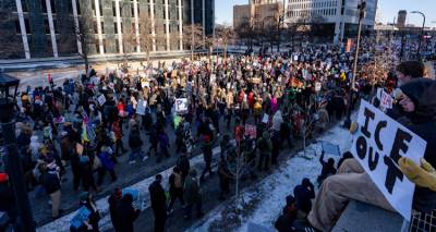 &Eta;&Pi;&Alpha;: &Chi;&iota;&lambda;&iota;ά&delta;&epsilon;&sigmaf; &delta;&iota;&alpha;&delta;&eta;&lambda;&omega;&tau;έ&sigmaf; &sigma;&tau;&omicron;&upsilon;&sigmaf; &delta;&rho;ό&mu;&omicron;&upsilon;&sigmaf; &pi;ό&lambda;&epsilon;&omega;&nu; &kappa;&alpha;&tau;ά &tau;&eta;&sigmaf; ICE