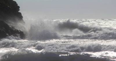 &Lambda;ή&mu;&nu;&omicron;&sigmaf;: &Mu;&epsilon;&mu;&omicron;&nu;&omega;&mu;έ&nu;&epsilon;&sigmaf; &kappa;&alpha;&tau;&alpha;&iota;&gamma;ί&delta;&epsilon;&sigmaf; &kappa;&alpha;&iota; &iota;&sigma;&chi;&upsilon;&rho;&omicron;ί &nu;&omicron;&tau;&iota;ά&delta;&epsilon;&sigmaf; &sigma;&tau;&alpha; 9 &mu;&pi;&omicron;&phi;ό&rho; &tau;&omicron; &mu;&epsilon;&sigma;&eta;&mu;έ&rho;&iota;