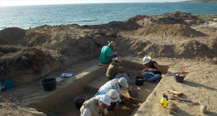 Ά&pi;&omicron;&psi;&eta; &alpha;&nu;&alpha;&sigma;&kappa;&alpha;&phi;ή&sigmaf; &tau;&omicron;&upsilon; 2014 &alpha;&pi;ό &tau;&omicron; &Alpha;&Pi;&Theta; &sigma;&tau;&eta;&nu; &pi;&alpha;&rho;&alpha;&lambda;&iota;&alpha;&kappa;ή &pi;&epsilon;&rho;&iota;&omicron;&chi;ή &tau;&eta;&sigmaf; &Phi;&upsilon;&sigma;ί&nu;&eta;&sigmaf; &Lambda;ή&mu;&nu;&omicron;&upsilon;