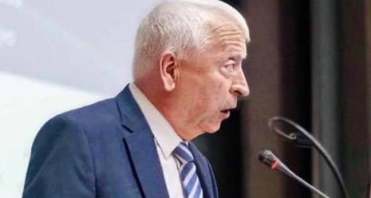 &Omicron; &Pi;&epsilon;&rho;&iota;&phi;&epsilon;&rho;&epsilon;&iota;ά&rho;&chi;&eta;&sigmaf; &Beta;. &Alpha;&iota;&gamma;&alpha;ί&omicron;&upsilon; &Kappa;ώ&sigma;&tau;&alpha;&sigmaf; &Mu;&omicron;&upsilon;&tau;&zeta;&omicron;ύ&rho;&eta;&sigmaf; &sigma;&epsilon; &sigma;ύ&sigma;&kappa;&epsilon;&psi;&eta; &sigma;&tau;&omicron; &Mu;&alpha;&xi;ί&mu;&omicron;&upsilon;