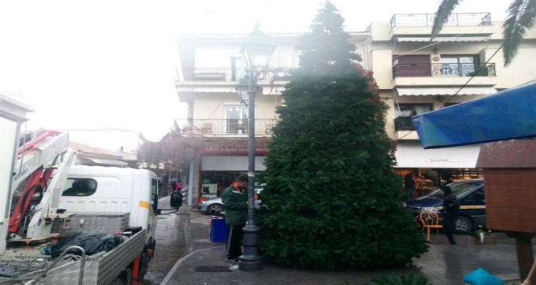 &Eta; &Lambda;ή&mu;&nu;&omicron;&sigmaf; &phi;&omicron;&rho;ά&epsilon;&iota; &tau;&alpha; &gamma;&iota;&omicron;&rho;&tau;&iota;&nu;ά &tau;&eta;&sigmaf;