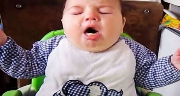 Πώς θα σώσετε ένα μωρό που πνίγεται! (Video)