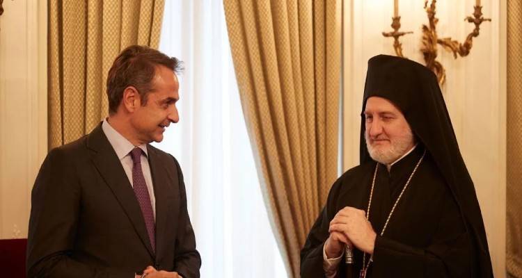 &Mu;&alpha;ί&nu;&epsilon;&tau;&alpha;&iota; &eta; &kappa;ό&nu;&tau;&rho;&alpha; &kappa;&upsilon;&beta;έ&rho;&nu;&eta;&sigma;&eta;&sigmaf; &Epsilon;&lambda;&pi;&iota;&delta;&omicron;&phi;ό&rho;&omicron;&upsilon; -&Chi;&omega;&rho;ί&sigmaf; &tau;&omicron;&nu; &Alpha;&rho;&chi;&iota;&epsilon;&pi;ί&sigma;&kappa;&omicron;&pi;&omicron; &eta; &delta;&epsilon;&xi;ί&omega;&sigma;&eta; &tau;&eta;&sigmaf; &omicron;&mu;&omicron;&gamma;έ&nu;&epsilon;&iota;&alpha;&sigmaf;