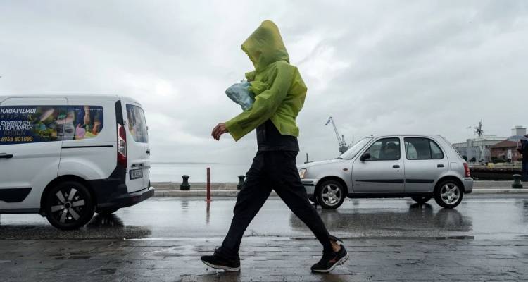 &Kappa;&alpha;&iota;&rho;ό&sigmaf;: &Eta; &laquo;&Psi;&upsilon;&chi;&rho;ή &Lambda;ί&mu;&nu;&eta;&raquo; &phi;έ&rho;&nu;&epsilon;&iota; &beta;&rho;&omicron;&chi;έ&sigmaf;, &kappa;&alpha;&tau;&alpha;&iota;&gamma;ί&delta;&epsilon;&sigmaf; &kappa;&alpha;&iota; &pi;&tau;ώ&sigma;&eta; &tau;&eta;&sigmaf; &theta;&epsilon;&rho;&mu;&omicron;&kappa;&rho;&alpha;&sigma;ί&alpha;&sigmaf; | &Pi;ό&tau;&epsilon; &kappa;&alpha;&iota; &pi;&omicron;ύ