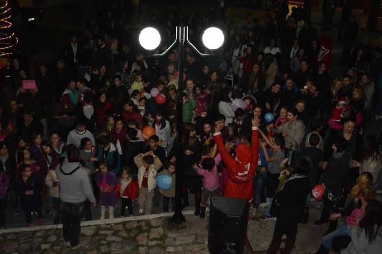 &Tau;&omicron; &chi;&rho;&iota;&sigma;&tau;&omicron;&upsilon;&gamma;&epsilon;&nu;&nu;&iota;ά&tau;&iota;&kappa;&omicron; &delta;έ&nu;&tau;&rho;&omicron; &tau;&omicron;&upsilon; &alpha;&nu;ά&beta;&epsilon;&iota; &omicron; &Kappa;ά&sigma;&pi;&alpha;&kappa;&alpha;&sigmaf;