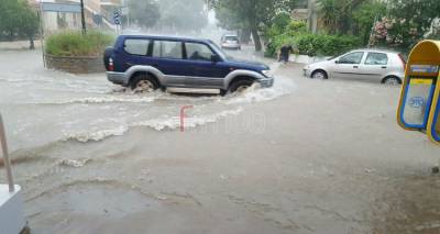 &Nu;ί&kappa;&omicron;&sigmaf; &Mu;&omicron;&sigma;&chi;ά&kappa;&eta;&sigmaf;: &laquo;&Eta; &Mu;ύ&rho;&iota;&nu;&alpha; &epsilon;ί&nu;&alpha;&iota; έ&tau;&omicron;&iota;&mu;&eta; &gamma;&iota;&alpha; &beta;&rho;&omicron;&chi;&omicron;&pi;&tau;ώ&sigma;&epsilon;&iota;&sigmaf; ό&chi;&iota; ό&mu;&omega;&sigmaf; &gamma;&iota;&alpha; &theta;&epsilon;&omicron;&mu;&eta;&nu;ί&epsilon;&sigmaf;&raquo; (mp3)