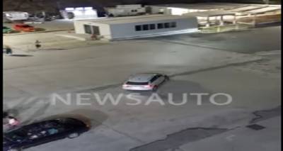 Λήμνος: Απίστευτο &quot;καψόνι&quot; σε οδηγό ηλεκτρικού ΙΧ για να μπει στο πλοίο (video)