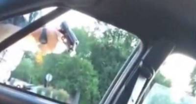 &Mu;&epsilon;&tau;έ&delta;&omega;&sigma;&epsilon; live &sigma;&tau;&omicron; Facebook &tau;&eta; &delta;&omicron;&lambda;&omicron;&phi;&omicron;&nu;ί&alpha; &tau;&omicron;&upsilon; &sigma;&upsilon;&zeta;ύ&gamma;&omicron;&upsilon; &tau;&eta;&sigmaf; &alpha;&pi;ό &alpha;&sigma;&tau;&upsilon;&nu;&omicron;&mu;&iota;&kappa;ό (video)