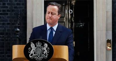 &Omicron; &Kappa;ά&mu;&epsilon;&rho;&omicron;&nu; &pi;&alpha;&rho;&alpha;&iota;&tau;&epsilon;ί&tau;&alpha;&iota; &omega;&sigmaf; &tau;&omicron;&nu; &Omicron;&kappa;&tau;ώ&beta;&rho;&eta; &mu;&epsilon;&tau;ά &tau;&eta; &nu;ί&kappa;&eta; &tau;&omicron;&upsilon; Brexit