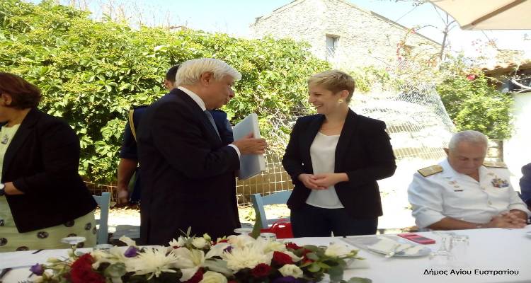 &Phi;&omega;&tau;&omicron;&rho;&epsilon;&pi;&omicron;&rho;&tau;ά&zeta; &alpha;&pi;ό &tau;&eta;&nu; &epsilon;&pi;ί&sigma;&kappa;&epsilon;&psi;&eta; &tau;&omicron;&upsilon; &Pi;&rho;&omicron;έ&delta;&rho;&omicron;&upsilon; &tau;&eta;&sigmaf; &Delta;&eta;&mu;&omicron;&kappa;&rho;&alpha;&tau;ί&alpha;&sigmaf; &sigma;&tau;&omicron;&nu; Ά&gamma;&iota;&omicron; &Epsilon;&upsilon;&sigma;&tau;&rho;ά&tau;&iota;&omicron;