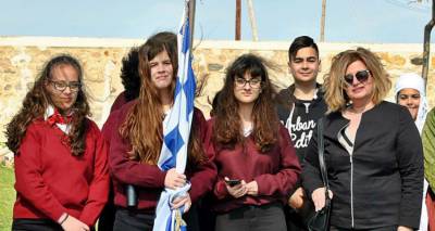 &Tau;&omicron; &Gamma;&upsilon;&mu;&nu;ά&sigma;&iota;&omicron; &Mu;&omicron;ύ&delta;&rho;&omicron;&upsilon; &tau;ί&mu;&eta;&sigma;&epsilon; &tau;&eta;&nu; &epsilon;&pi;έ&tau;&epsilon;&iota;&omicron; &gamma;&iota;&alpha; &tau;&eta;&nu; &Epsilon;&kappa;&sigma;&tau;&rho;&alpha;&tau;&epsilon;ί&alpha; &tau;&eta;&sigmaf; &Kappa;&alpha;&lambda;&lambda;ί&pi;&omicron;&lambda;&eta;&sigmaf; (photos)