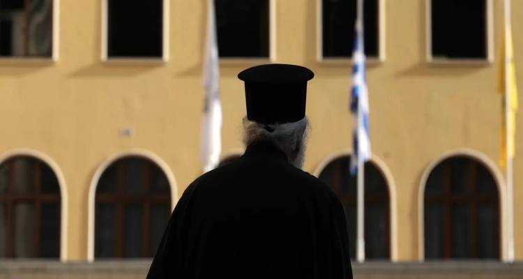 &Sigma;&alpha;&lambda;&alpha;&mu;ί&nu;&alpha;: &Omicron; &iota;&epsilon;&rho;έ&alpha;&sigmaf; &pi;&omicron;&upsilon; &alpha;&sigma;έ&lambda;&gamma;&eta;&sigma;&epsilon; &sigma;&epsilon; &alpha;&nu;ή&lambda;&iota;&kappa;&omicron; &epsilon;ί&chi;&epsilon; &kappa;&alpha;&tau;&alpha;&delta;&iota;&kappa;&alpha;&sigma;&tau;&epsilon;ί &sigma;&epsilon; 9 &chi;&rho;ό&nu;&iota;&alpha;, &alpha;&lambda;&lambda;ά ά&sigma;&kappa;&eta;&sigma;&epsilon; έ&phi;&epsilon;&sigma;&eta; &kappa;&alpha;&iota; &pi;&alpha;&rho;έ&mu;&epsilon;&iota;&nu;&epsilon; έ&xi;&omega;