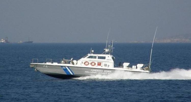 Ακυβέρνητο εμπορικό πλοίο με 14μελες πλήρωμα μεταξύ Λέσβου και Σκύρου