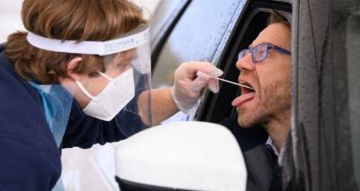 Βρετανία – Μετάλλαξη Όμικρον : Αισιόδοξος ο Μπόρις Τζόνσον ότι τα φετινά Χριστούγεννα θα είναι καλύτερα από τα περσινά