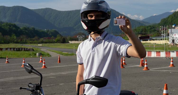 &Lambda;ή&mu;&nu;&omicron;&sigmaf;: &Tau;έ&sigma;&sigma;&epsilon;&rho;&iota;&sigmaf; &mu;ή&nu;&epsilon;&sigmaf; &chi;&omega;&rho;ί&sigmaf; &epsilon;&xi;&epsilon;&tau;ά&sigma;&epsilon;&iota;&sigmaf; &gamma;&iota;&alpha; &delta;ί&pi;&lambda;&omega;&mu;&alpha; &omicron;&delta;ή&gamma;&eta;&sigma;&eta;&sigmaf; &delta;&iota;&kappa;ύ&kappa;&lambda;&omega;&nu;