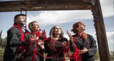 As Above So Below: &Eta; &beta;&iota;&omega;&mu;&alpha;&tau;&iota;&kappa;ή &pi;&alpha;&rho;ά&sigma;&tau;&alpha;&sigma;&eta; &tau;&eta;&sigmaf; &Alpha;&pi;&omicron;&sigma;&tau;&omicron;&lambda;&iota;́&alpha;&sigmaf; &Pi;&alpha;&pi;&alpha;&delta;&alpha;&mu;&alpha;́&kappa;&eta; &sigma;&tau;&omicron;&nu; &Alpha;&rho;&chi;&alpha;&iota;&omicron;&lambda;&omicron;&gamma;&iota;&kappa;ό &chi;ώ&rho;&omicron; &laquo;&Kappa;&alpha;&beta;&epsilon;ί&rho;&iota;&omicron;&raquo; &Lambda;ή&mu;&nu;&omicron;&upsilon;