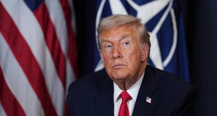 &Beta;ά&sigma;&epsilon;&iota;&sigmaf; &alpha;&lambda;ά &Kappa;ύ&pi;&rho;&omicron; &kappa;&alpha;&iota; &sigma;&pi;ά&nu;&iota;&epsilon;&sigmaf; &gamma;&alpha;ί&epsilon;&sigmaf;, &tau;&iota; &mu;&pi;&omicron;&rho;&epsilon;ί &nu;&alpha; &pi;&epsilon;&rho;&iota;&lambda;&alpha;&mu;&beta;ά&nu;&epsilon;&iota; &mu;&iota;&alpha; &sigma;&upsilon;&mu;&phi;&omega;&nu;ί&alpha; &gamma;&iota;&alpha; &tau;&eta; &Gamma;&rho;&omicron;&iota;&lambda;&alpha;&nu;&delta;ί&alpha; -&Tau;&alpha; &mu;&pi;&rho;&omicron;&sigmaf;-&pi;ί&sigma;&omega; &Tau;&rho;&alpha;&mu;&pi;, &omicron;&rho;&gamma;ή &sigma;&tau;&omicron;&upsilon;&sigmaf; &nu;&tau;ό&pi;&iota;&omicron;&upsilon;&sigmaf;