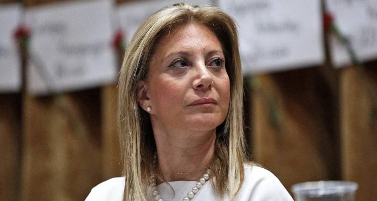Ά&nu;&omega;-&kappa;ά&tau;&omega; &eta; &alpha;&nu;&tau;&iota;&pi;&omicron;&lambda;ί&tau;&epsilon;&upsilon;&sigma;&eta; &mu;&epsilon; &tau;&eta;&nu; &Kappa;&alpha;&rho;&upsilon;&sigma;&tau;&iota;&alpha;&nu;&omicron;ύ -&Pi;ώ&sigmaf; &sigma;&chi;&epsilon;&delta;&iota;ά&zeta;&omicron;&upsilon;&nu; &nu;&alpha; &tau;&eta;&nu; &alpha;&nu;&tau;&iota;&mu;&epsilon;&tau;&omega;&pi;ί&sigma;&omicron;&upsilon;&nu; &Tau;&sigma;ί&pi;&rho;&alpha;&sigmaf;, &Zeta;&omega;ή, &Beta;&epsilon;&lambda;ό&pi;&omicron;&upsilon;&lambda;&omicron;&sigmaf;