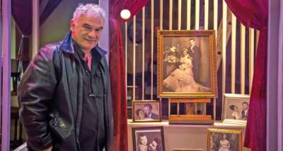 &Tau;ά&sigma;&omicron;&sigmaf; &Mu;&pi;&omicron;&upsilon;&lambda;&mu;έ&tau;&eta;&sigmaf;: &Omicron; &delta;&eta;&mu;&iota;&omicron;&upsilon;&rho;&gamma;ό&sigmaf; &tau;&eta;&sigmaf; &pi;&omicron;&lambda;&upsilon;&sigma;&upsilon;&zeta;&eta;&tau;&eta;&mu;έ&nu;&eta;&sigmaf; &tau;&alpha;&iota;&nu;ί&alpha;&sigmaf; &laquo;&Nu;&omicron;&tau;&iota;ά&sigmaf;&raquo; &mu;&iota;&lambda;ά&epsilon;&iota; &sigma;&tau;&omicron;&nu; Fm 100 (mp3)