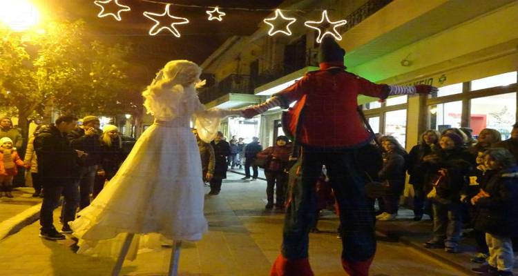 &Omicron;&iota; &Xi;&upsilon;&lambda;&omicron;&pi;ό&delta;&alpha;&rho;&omicron;&iota; &zeta;&omicron;&gamma;&kappa;&lambda;έ&rho; &tau;&omega;&nu; &Chi;&rho;&iota;&sigma;&tau;&omicron;&upsilon;&gamma;έ&nu;&nu;&omega;&nu; &mu;ά&gamma;&epsilon;&psi;&alpha;&nu; &tau;&alpha; &mu;&iota;&kappa;&rho;ά &kappa;&alpha;&iota; &mu;&epsilon;&gamma;ά&lambda;&alpha; &pi;&alpha;&iota;&delta;&iota;ά &tau;&eta;&sigmaf; &Lambda;ή&mu;&nu;&omicron;&upsilon; (photos)
