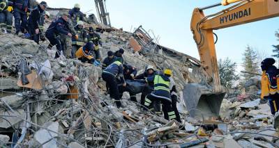 &Tau;&omicron;&upsilon;&rho;&kappa;ί&alpha;: &Eta; &Epsilon;&Mu;&Alpha;&Kappa; έ&kappa;&alpha;&nu;&epsilon; &xi;&alpha;&nu;ά &tau;&omicron; &theta;&alpha;ύ&mu;&alpha; &tau;&eta;&sigmaf; - &Alpha;&pi;&epsilon;&gamma;&kappa;&lambda;ώ&beta;&iota;&sigma;&epsilon; &zeta;&omega;&nu;&tau;&alpha;&nu;ή &tau;&eta;&nu; 20&chi;&rho;&omicron;&nu;&eta; &Alpha;ϊ&rho;ί&nu;