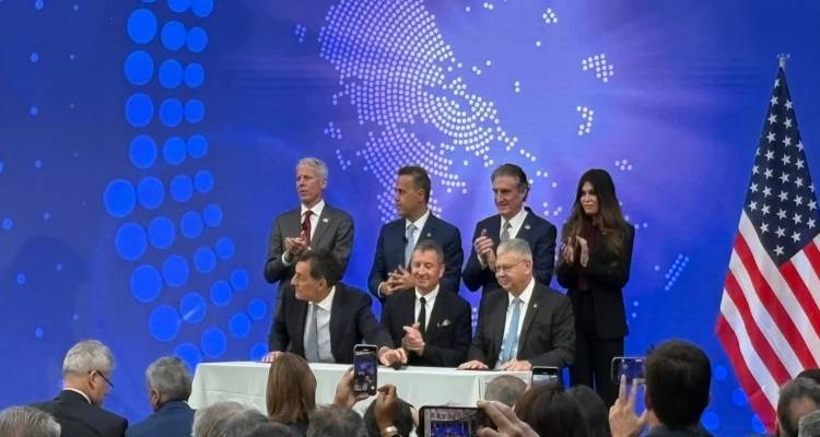 Υπογραφή συμφωνίας μεταξύ Hellenic Energy, Εnergean και Exxon Mobil για σεισμικές έρευνες στο Ιόνιο