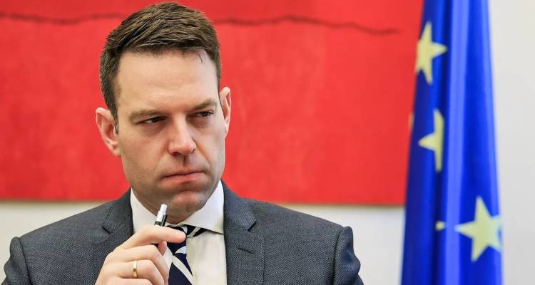 &Kappa;&alpha;&sigma;&sigma;&epsilon;&lambda;ά&kappa;&eta;&sigmaf; &kappa;&alpha;&iota; &kappa;&omicron;&rho;&upsilon;&phi;&alpha;ί&alpha; &sigma;&tau;&epsilon;&lambda;έ&chi;&eta; &sigma;&tau;ή&rho;&iota;&xi;&alpha;&nu; &tau;&omicron;&nu; &Pi;&omicron;&lambda;ά&kappa;&eta; &pi;&alpha;&rho;ά &tau;&omicron; &laquo;&beta;&omicron;ύ&lambda;&omega;&sigma;' &tau;&omicron;&raquo; &sigma;&tau;&eta; &Mu;&alpha;&rho;ί&alpha; &Sigma;&upsilon;&rho;&epsilon;&gamma;&gamma;έ&lambda;&alpha;