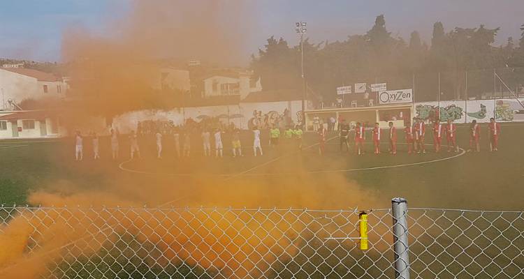 &Lambda;ή&mu;&nu;&omicron;&sigmaf;: &Iota;&sigma;ό&pi;&alpha;&lambda;&omicron;&sigmaf; &omicron; &Kappa;&epsilon;&rho;&alpha;&upsilon;&nu;ό&sigmaf; &mu;&epsilon; &tau;&omicron;&nu; &Delta;&iota;&alpha;&gamma;ό&rho;&alpha; &Lambda;έ&sigma;&beta;&omicron;&upsilon;