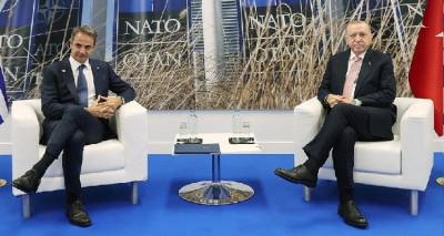 "&Gamma;&iota;&alpha; &mu;έ&nu;&alpha; &delta;&epsilon;&nu; &upsilon;&pi;ά&rho;&chi;&epsilon;&iota; &pi;&iota;&alpha; &Mu;&eta;&tau;&sigma;&omicron;&tau;ά&kappa;&eta;&sigmaf;" &lambda;έ&epsilon;&iota; &omicron; &Epsilon;&rho;&nu;&tau;&omicron;&gamma;ά&nu;