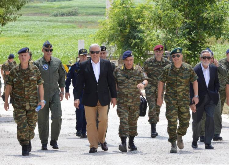 Γιατί ο Αβραμόπουλος επισκέπτεται τα ακριτικά νησιά | Τι προβληματίζει τον Υπουργό Εθνικής Άμυνας