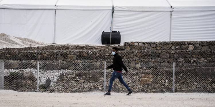 La Repubblica: &Sigma;&upsilon;&mu;&phi;&omega;&nu;ί&alpha; &Iota;&tau;&alpha;&lambda;ί&alpha;&sigmaf;-&Alpha;&lambda;&beta;&alpha;&nu;ί&alpha;&sigmaf; &gamma;&iota;&alpha; &tau;&omicron; &mu;&epsilon;&tau;&alpha;&nu;&alpha;&sigma;&tau;&epsilon;&upsilon;&tau;&iota;&kappa;ό -&Theta;&alpha; &phi;&tau;&iota;ά&xi;&omicron;&upsilon;&nu; &kappa;&lambda;&epsilon;&iota;&sigma;&tau;ά &kappa;έ&nu;&tau;&rho;&alpha;, &theta;&alpha; &sigma;&tau;έ&lambda;&nu;&omicron;&upsilon;&nu; &tau;&omicron;&upsilon;&sigmaf; &mu;&epsilon;&tau;&alpha;&nu;ά&sigma;&tau;&epsilon;&sigmaf; &epsilon;&kappa;&epsilon;ί
