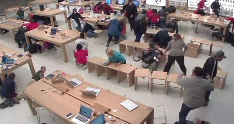 &Tau;&rho;ό&mu;&omicron;&sigmaf; &sigma;&epsilon; &kappa;&alpha;&tau;ά&sigma;&tau;&eta;&mu;&alpha; &tau;&eta;&sigmaf; Apple &sigma;&tau;&iota;&sigmaf; &Eta;&Pi;&Alpha;: Έ&nu;&omicron;&pi;&lambda;&omicron;&sigmaf; &alpha;&nu;&omicron;ί&gamma;&epsilon;&iota; &pi;&upsilon;&rho; &kappa;&alpha;&iota; ό&lambda;&omicron;&iota; &tau;&rho;έ&chi;&omicron;&upsilon;&nu; &nu;&alpha; &kappa;&rho;&upsilon;&phi;&tau;&omicron;ύ&nu;