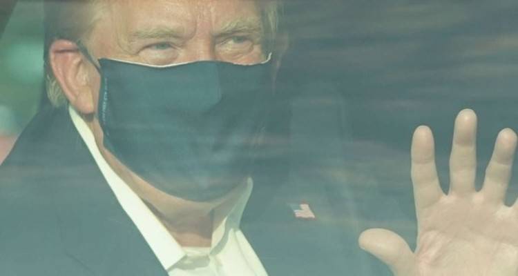 Ο Τραμπ βγήκε… βόλτα από το νοσοκομείο με το τζιπ και προκάλεσε οργή: «Παράνοια, θέατρο, προεκλογικό σόου, έβαλε ανθρώπους σε κίνδυνο»