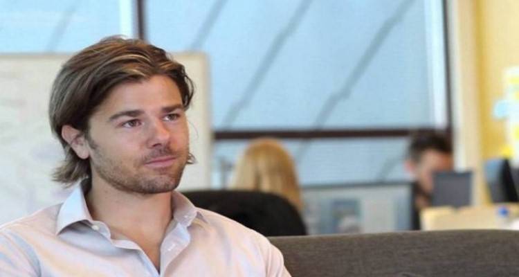 Επιχειρηματίας μείωσε το μισθό του για να δώσει αυξήσεις