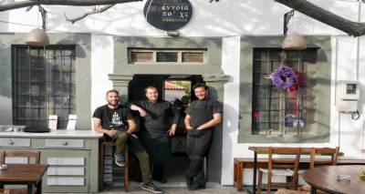 &Omicron; &delta;&eta;&mu;&omicron;&sigma;&iota;&omicron;&gamma;&rho;ά&phi;&omicron;&sigmaf; &tau;&eta;&sigmaf; Aegean &Phi;ώ&tau;&eta;&sigmaf; &Beta;&alpha;&lambda;&lambda;ά&tau;&omicron;&sigmaf; &gamma;&iota;&alpha; &tau;&omicron; &laquo;Έ&nu;&nu;&omicron;&iota;&alpha; &pi;&omicron;'&chi;&sigmaf;&raquo; &tau;&eta;&sigmaf; &Lambda;ή&mu;&nu;&omicron;&upsilon;: Έ&nu;&alpha; (&alpha;&iota;&sigma;&iota;ό&delta;&omicron;&xi;&omicron;) &gamma;&alpha;&sigma;&tau;&rho;&omicron;&nu;&omicron;&mu;&iota;&kappa;ό &theta;&alpha;ύ&mu;&alpha; (photos)