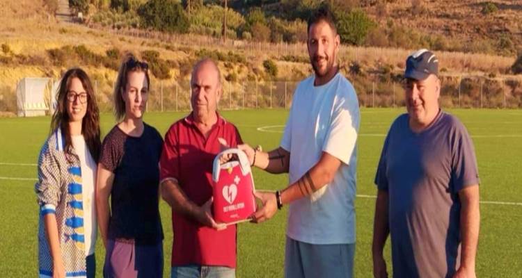 Απινιδωτής στο γήπεδο Μούδρου | Πρωτοβουλία ασφάλειας από τον Δήμο Λήμνου