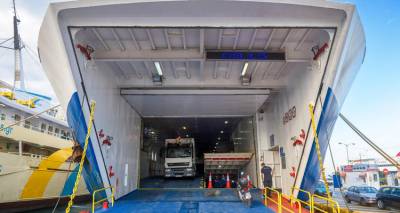 &Iota;&sigma;&pi;&alpha;&nu;ί&alpha;: &Tau;έ&lambda;&omicron;&sigmaf; &tau;&alpha; &eta;&lambda;&epsilon;&kappa;&tau;&rho;&iota;&kappa;ά &alpha;&upsilon;&tau;&omicron;&kappa;ί&nu;&eta;&tau;&alpha; &sigma;&tau;&alpha; &pi;&lambda;&omicron;ί&alpha; | &Omicron;&iota; &alpha;&pi;&alpha;&gamma;&omicron;&rho;&epsilon;ύ&sigma;&epsilon;&iota;&sigmaf; &sigma;&tau;&eta; &mu;&epsilon;&tau;&alpha;&phi;&omicron;&rho;ά &tau;&omicron;&upsilon;&sigmaf;