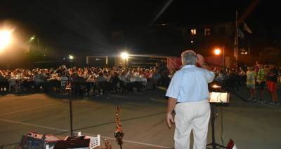 &Kappa;&alpha;&lambda;&omicron;&kappa;&alpha;&iota;&rho;&iota;&nu;ή &chi;&omicron;&rho;&omicron;&epsilon;&sigma;&pi;&epsilon;&rho;ί&delta;&alpha; &alpha;&pi;ό &tau;&omicron;&nu; &Nu;&alpha;&upsilon;&tau;&iota;&kappa;ό Ό&mu;&iota;&lambda;&omicron; &Lambda;ή&mu;&nu;&omicron;&upsilon;