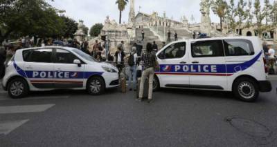 &Alpha;&upsilon;&tau;&omicron;&kappa;ί&nu;&eta;&tau;&omicron; &pi;&alpha;&rho;έ&sigma;&upsilon;&rho;&epsilon; &pi;&epsilon;&zeta;&omicron;ύ&sigmaf; &sigma;&epsilon; &pi;ό&lambda;&eta; &kappa;&omicron;&nu;&tau;ά &sigma;&tau;&eta;&nu; &Tau;&omicron;&upsilon;&lambda;&omicron;ύ&zeta;&eta; | T&rho;&epsilon;&iota;&sigmaf; &tau;&rho;&alpha;&upsilon;&mu;&alpha;&tau;ί&epsilon;&sigmaf;