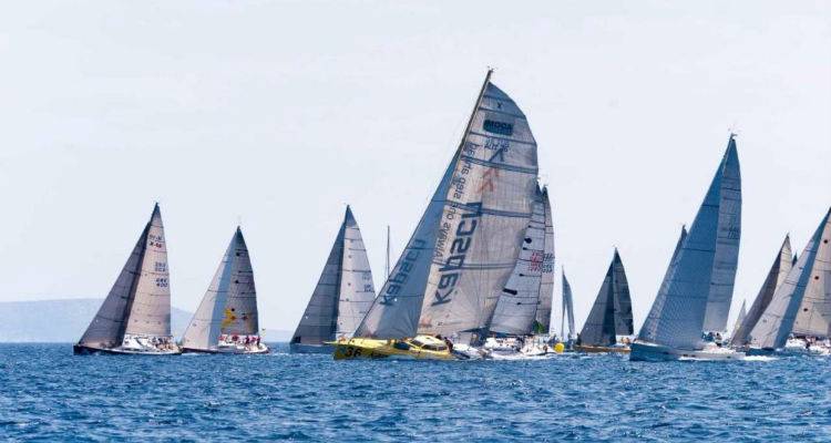 &Rho;&epsilon;&gamma;&kappa;ά&tau;&alpha; &Phi;&iota;&lambda;ί&alpha;&sigmaf;: &Tau;&alpha; &epsilon;&pi;ί&sigma;&eta;&mu;&alpha; &alpha;&pi;&omicron;&tau;&epsilon;&lambda;έ&sigma;&mu;&alpha;&tau;&alpha;