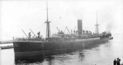 &Epsilon;&nu;έ&rho;&gamma;&epsilon;&iota;&epsilon;&sigmaf; &sigma;&tau;&eta; &mu;&nu;ή&mu;&eta; &tau;&omicron;&upsilon; &sigma;&tau;&rho;&alpha;&tau;&iota;ώ&tau;&eta; &Beta;&alpha;&sigma;ί&lambda;&eta; &Pi;&alpha;&sigma;&sigma;ά &alpha;&pi;ό &tau;&eta;&nu; &Kappa;&omicron;&nu;&tau;&omicron;&pi;&omicron;ύ&lambda;&eta;, έ&nu;&alpha;&sigmaf; ANZAC &tau;&eta;&sigmaf; &Lambda;ή&mu;&nu;&omicron;&upsilon;