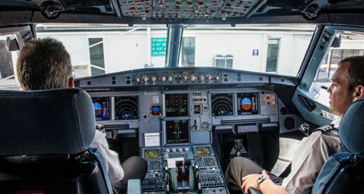 EgyptAir: &Nu;έ&alpha; &alpha;&nu;&alpha;&tau;&rho;&omicron;&pi;ή &gamma;&iota;&alpha; &tau;&eta;&nu; &alpha;&epsilon;&rho;&omicron;&pi;&omicron;&rho;&iota;&kappa;ή &tau;&rho;&alpha;&gamma;&omega;&delta;ί&alpha;