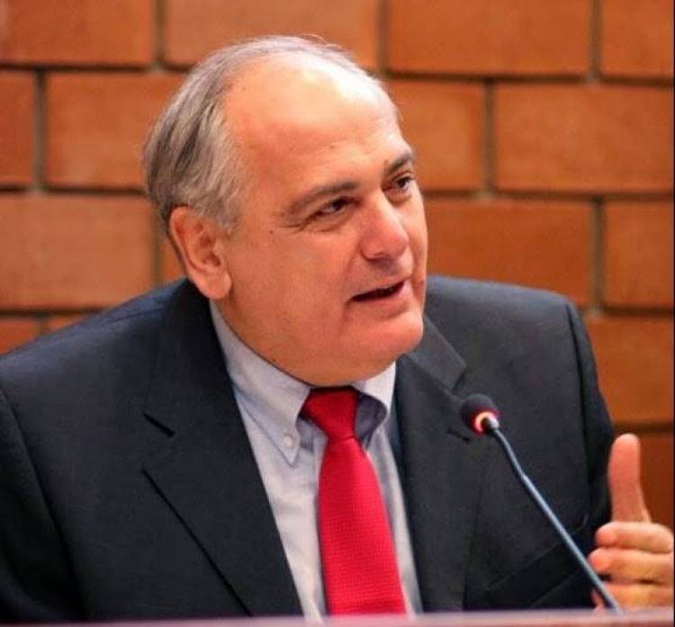 Ο Σπύρος Σπυρίδων στην θέση της Χριστιάνας Καλογήρου