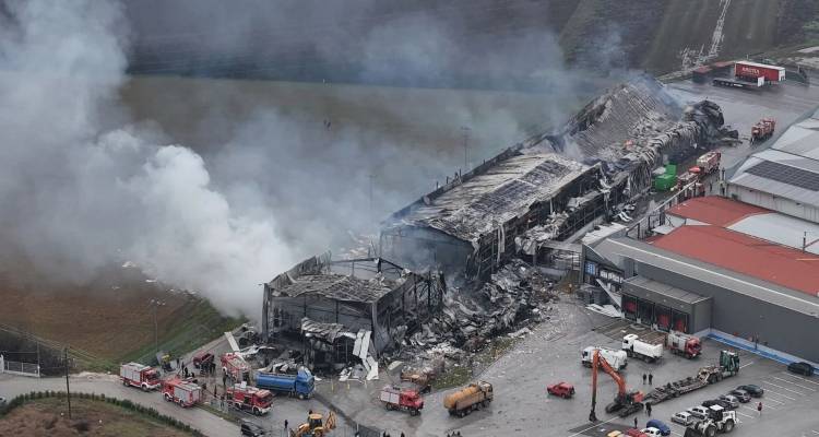 &Sigma;&tau;&omicron;&nu; &Epsilon;&iota;&sigma;&alpha;&gamma;&gamma;&epsilon;&lambda;έ&alpha; &omicron; &iota;&delta;&iota;&omicron;&kappa;&tau;ή&tau;&eta;&sigmaf; &kappa;&alpha;&iota; &delta;ύ&omicron; &sigma;&tau;&epsilon;&lambda;έ&chi;&eta; &tau;&omicron;&upsilon; &epsilon;&rho;&gamma;&omicron;&sigma;&tau;&alpha;&sigma;ί&omicron;&upsilon; &Beta;&iota;&omicron;&lambda;ά&nu;&tau;&alpha; -&Beta;&rho;έ&theta;&eta;&kappa;&epsilon; &tau;&rho;ύ&pi;&alpha; &sigma;&tau;&iota;&sigmaf; &sigma;&omega;&lambda;ή&nu;&epsilon;&sigmaf;, &pi;ώ&sigmaf; έ&gamma;&iota;&nu;&epsilon; &eta; έ&kappa;&rho;&eta;&xi;&eta;