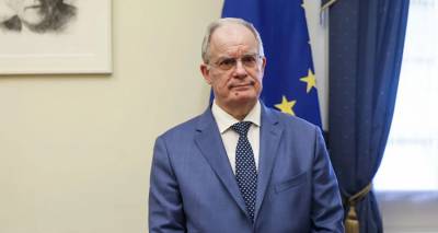 &Mu;&eta;&tau;&sigma;&omicron;&tau;ά&kappa;&eta;&sigmaf;: &Omicron; &Kappa;&omega;&nu;&sigma;&tau;&alpha;&nu;&tau;ί&nu;&omicron;&sigmaf; &Tau;&alpha;&sigma;&omicron;ύ&lambda;&alpha;&sigmaf; &upsilon;&pi;&omicron;&psi;ή&phi;&iota;&omicron;&sigmaf; &Pi;&rho;ό&epsilon;&delta;&rho;&omicron;&sigmaf; &tau;&eta;&sigmaf; &Delta;&eta;&mu;&omicron;&kappa;&rho;&alpha;&tau;ί&alpha;&sigmaf; - Ό&lambda;&omicron; &tau;&omicron; &mu;ή&nu;&upsilon;&mu;ά &tau;&omicron;&upsilon;