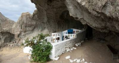 &Pi;&alpha;&nu;&alpha;&gamma;ί&alpha; &eta; &Kappa;&alpha;&kappa;&alpha;&beta;&iota;ώ&tau;&iota;&sigma;&sigma;&alpha;: &Eta; &pi;&iota;&omicron; ό&mu;&omicron;&rho;&phi;&eta; &epsilon;&kappa;&kappa;&lambda;&eta;&sigma;&iota;ά &tau;&omicron;&upsilon; &kappa;ό&sigma;&mu;&omicron;&upsilon; &beta;&rho;ί&sigma;&kappa;&epsilon;&tau;&alpha;&iota; &sigma;&tau;&eta; &Lambda;ή&mu;&nu;&omicron;! (video)