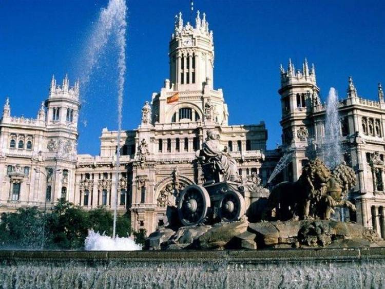 Πανηγυρισμοί σε Ιρλανδία και Ισπανία: Εποχή Μνημονίων και λιτότητας τέλος